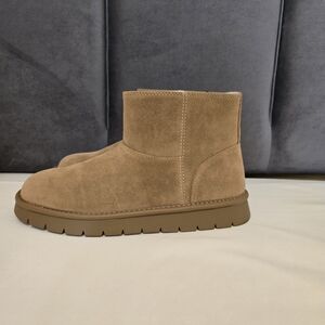 Universal Thread Tan Ankle Boots